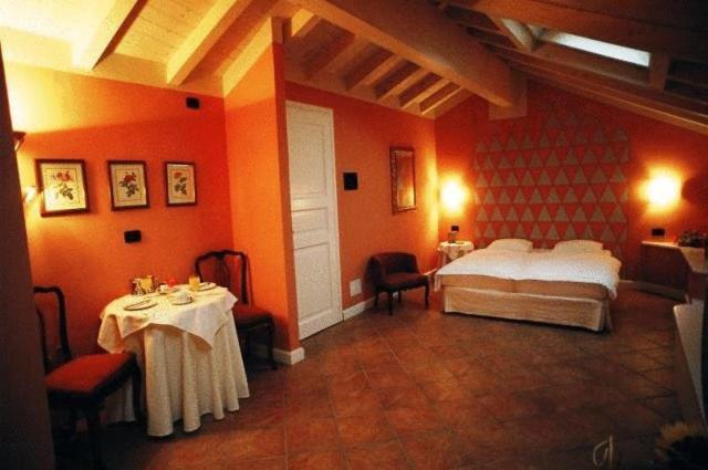 Hotel Casa Arizzoli كانوبيو الغرفة الصورة
